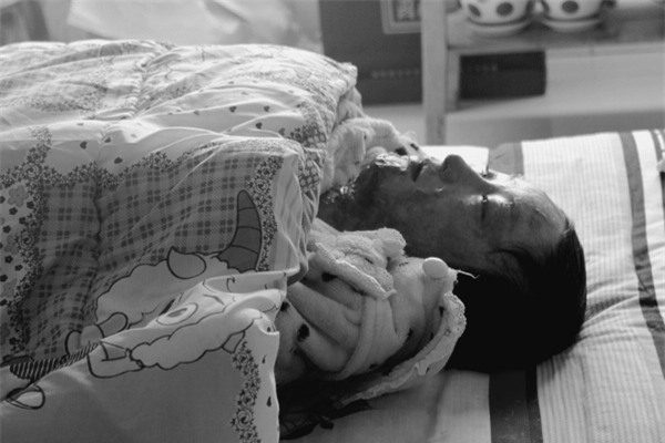 Bị từ chối, cậu ấm Trung Quốc thiêu sống cô gái 17 tuổi và cái kết đầy phẫn nộ - Ảnh 1.