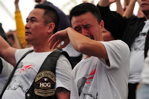 ngan giot nuoc mat roi trong show tuong nho tran lap hinh anh 7