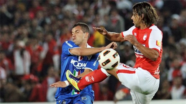 Cầu thủ đá bẩn nhất lịch sử bị đuổi khỏi sân sau 19 phút làm HLV - Ảnh 2.