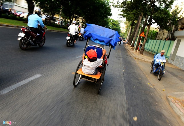 Anh em 'so dua' ban ve so o Sai Gon hinh anh