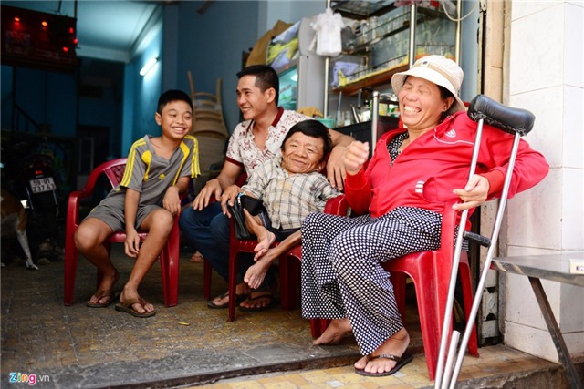 Anh em 'so dua' ban ve so o Sai Gon hinh anh