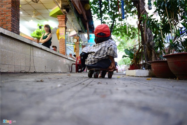 Anh em 'so dua' ban ve so o Sai Gon hinh anh