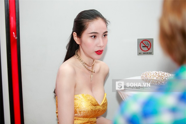 Thủy Tiên cho rằng việc không công khai hình ảnh Bánh Gạo sẽ giúp con có được môi trường để phát triển tốt nhất.