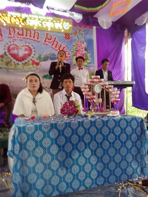 2 nhân vật chính của đám cưới đặc biệt.