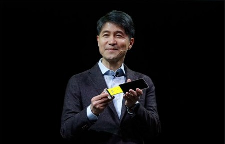 Cho Ju-no, CEO bộ phận di động của LG, không hứng thú với iPhone SE khi cho rằng đó chỉ là một chiếc smartphone sử dụng “công nghệ và tính năng cũ”