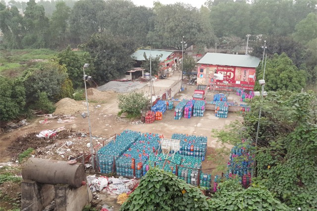 phat hoang voi 'kho bom' duoi chan cau thanh tri - 1