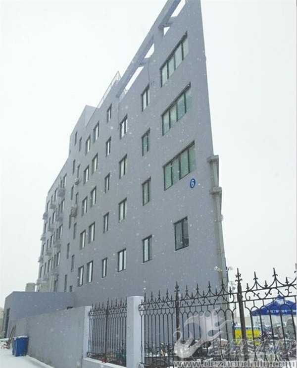 Những tòa nhà không thể mỏng hơn chỉ có ở Trung Quốc - Ảnh 12.