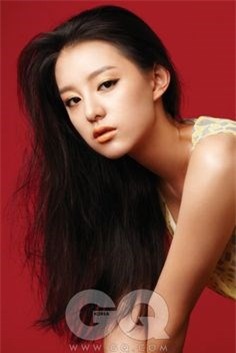 ngam-my-nhan-xinh-khong-kem-song-hye-kyo-trong-hau-due-mat-troi-blogtamsuvn010