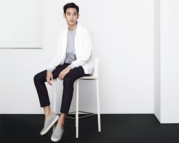 Song Joong Ki, Kim Soo Hyun, Kim Woo Bin sẽ khiến bạn đổ gục trong bộ ảnh thời trang mới - Ảnh 20.