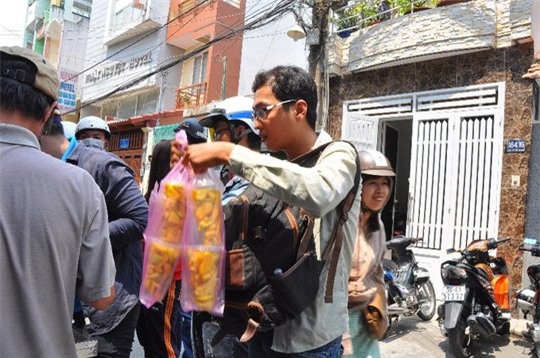 món xoài lắc, xoài lắc, ẩm thực, ẩm thực đường phố, sài gòn, giới trẻ