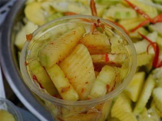 món xoài lắc, xoài lắc, ẩm thực, ẩm thực đường phố, sài gòn, giới trẻ