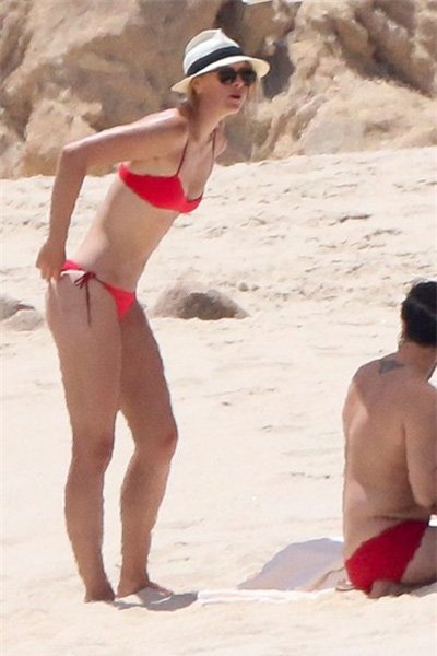 bo lai scandal doping, sharapova khoe co the nong bong hinh anh 6