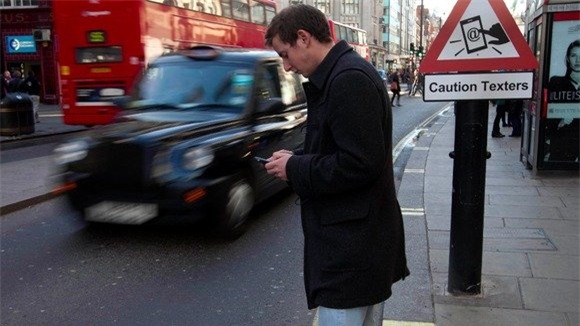 my: vua di bo vua nhan tin co the bi phat tu hinh anh 4