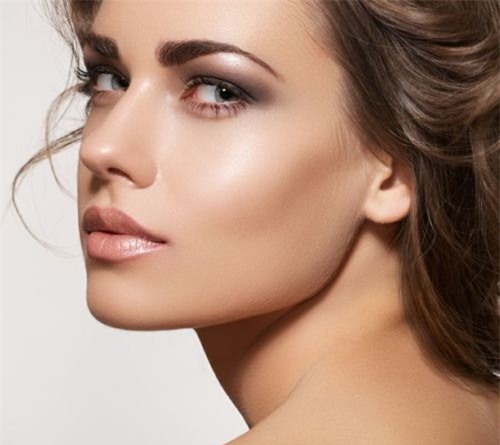 8 meo trang diem de co mot doi mat biet noi an tuong - 2