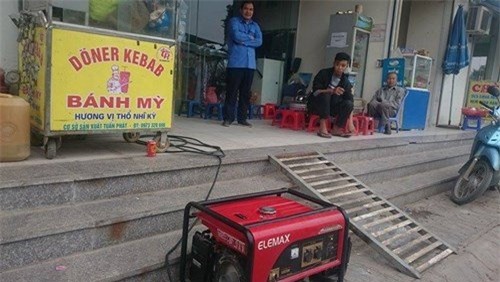 bốt điện, nổ như bom, dân chung cư, náo loạn, Linh Đàm