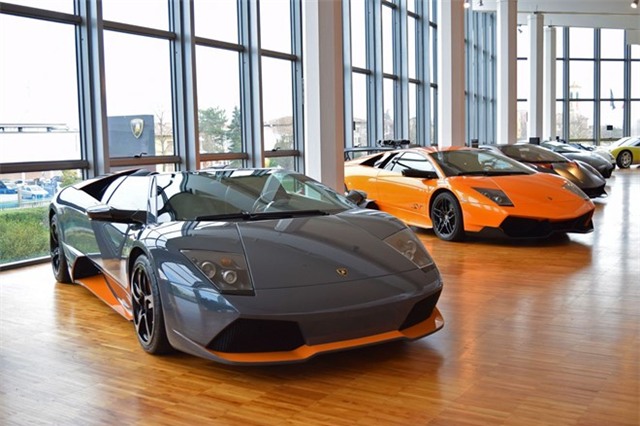 Dan xe ben trong bao tang Lamborghini hinh anh 4