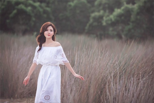 hot girl midu khoe vai tran goi cam hinh anh 13