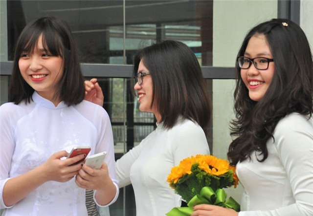Ams, made in 12, Trường THPT chuyên Hà Nội - Amsterdam, học sinh chia tay trường, lễ hội áo dài