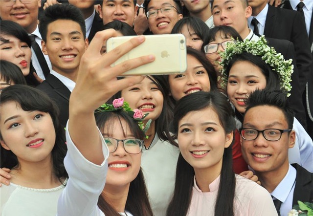 Ams, made in 12, Trường THPT chuyên Hà Nội - Amsterdam, học sinh chia tay trường, lễ hội áo dài