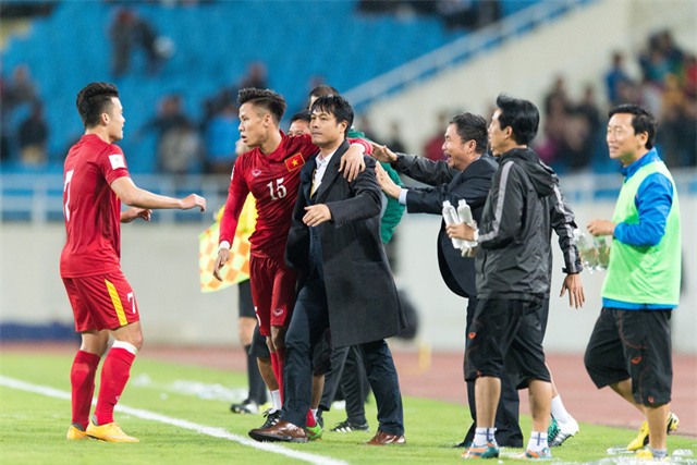 Que Ngoc Hai (so 15) ngay cang co vai tro quan trong o hang phong ngu DT Viet Nam