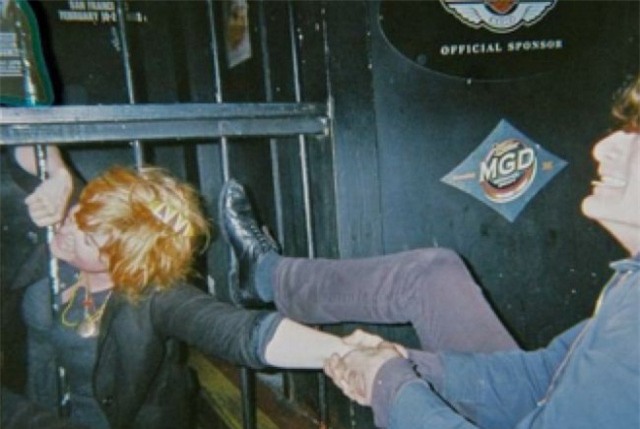 Quá khổ thì sẽ gặp khó thôi mà.