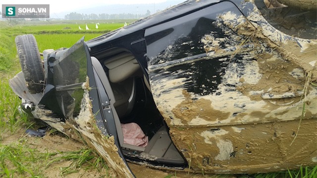 Chiếc xe ô tô bị hư hỏng nặng.