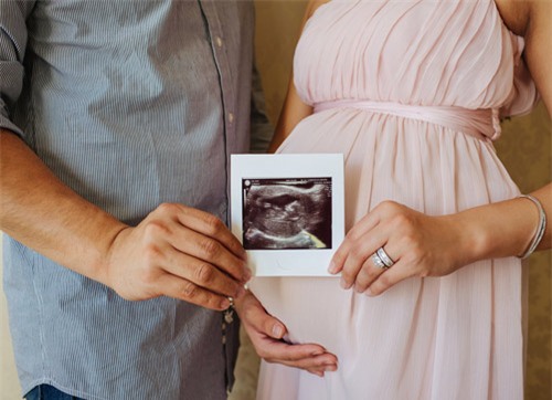 thoi quen xau cua bo co the gay hai thai nhi - 1