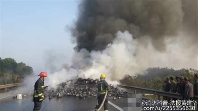 hôi của, tranh cướp, xe chở hàng gặp nạn, cư dân mạng Trung Quốc