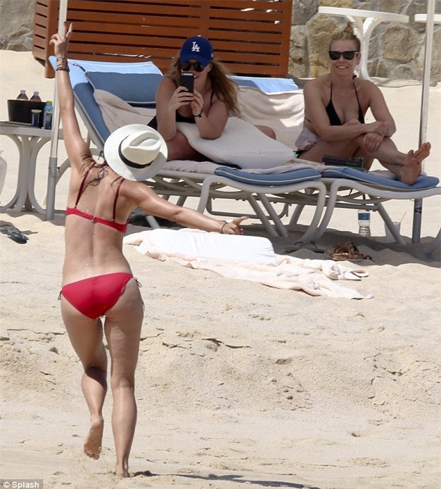 Masha trên bãi biển Mexico những ngày qua.