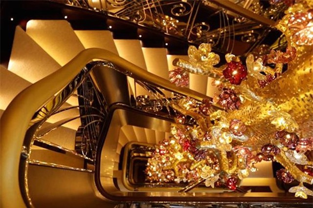 giới siêu giàu, đồ bằng vàng, siêu giàu thế giới, quan tài, món ăn, xe hơi