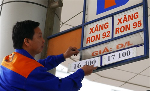 xăng, giá xăng, xăng dầu, tăng giá, thuế phí, thuế bảo vệ môi trường, dầu thô, giảm giá, bộ tài chính, FTA, MFN