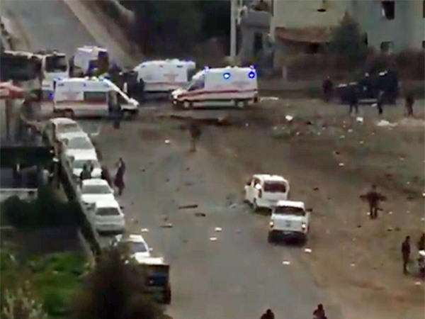 Nổ bom xe ở Thổ Nhĩ Kỳ, 14 người bị thương vong - Ảnh 1.