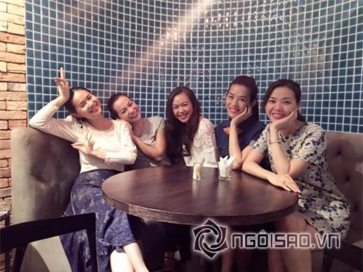 Ngọc Thúy về Việt Nam 8