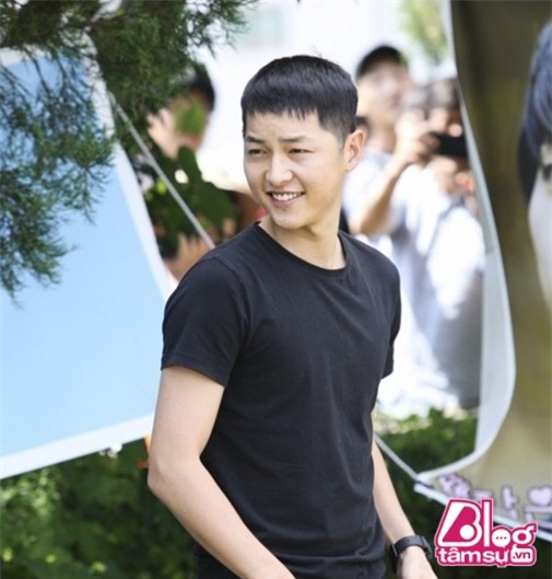 song-joong-ki-hau-due-mat-troi-blogtamsuvn040