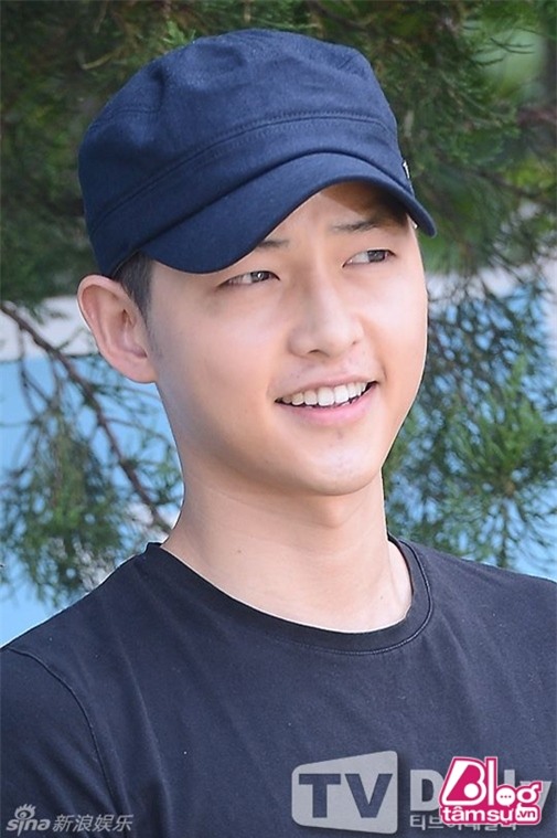 song-joong-ki-hau-due-mat-troi-blogtamsuvn003