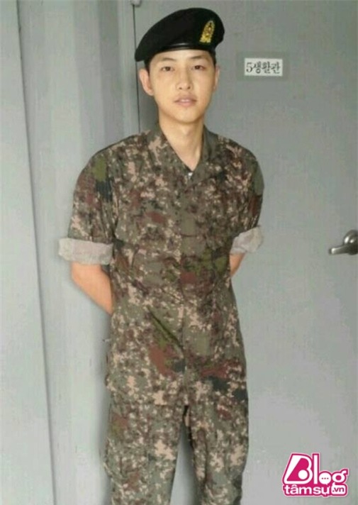 song-joong-ki-hau-due-mat-troi-blogtamsuvn006