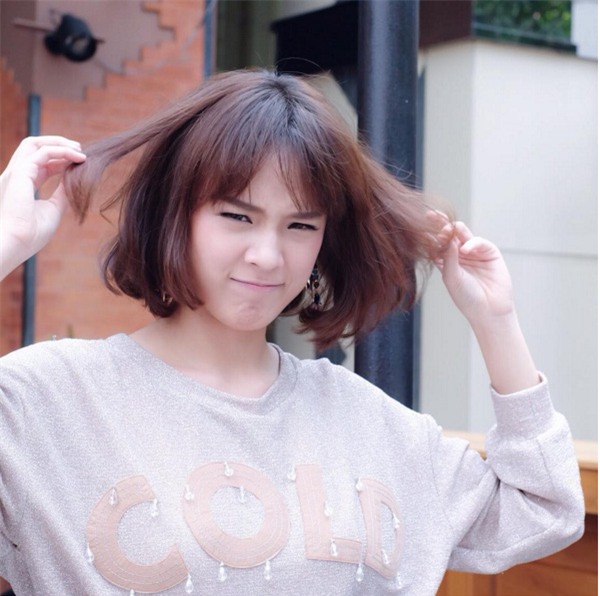 Cách tạo kiểu cho phần tóc mái