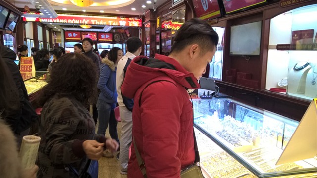 Giá vàng SJC giảm mạnh tuần thứ 2 liên tiếp