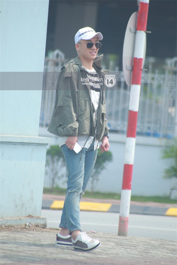 Ảnh và Clip: Seung Ri bất ngờ xuất hiện ở sân bay Nội Bài vào trưa nay - Ảnh 7.