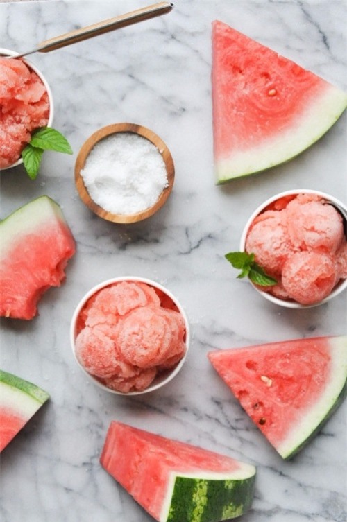 top 9 loai trai cay giup chi em mai mai tuoi tre - 1