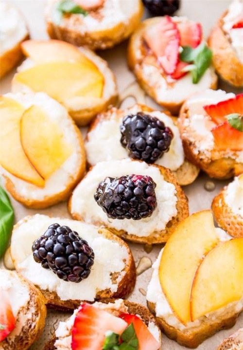 top 9 loai trai cay giup chi em mai mai tuoi tre - 9