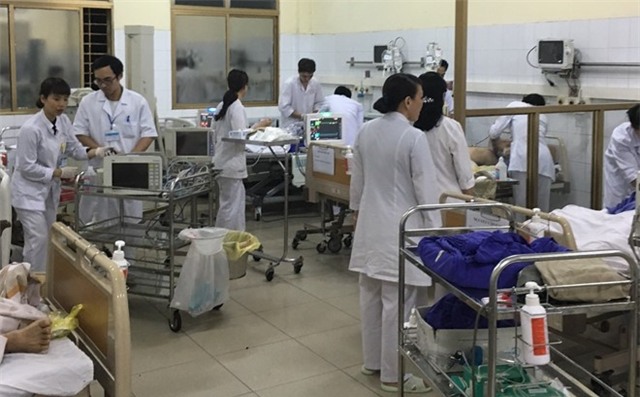 6 cong nhan bong vi chay khi o lo than hinh anh 1