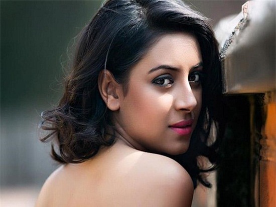 Cô dâu 8 tuổi, Pratyusha Banerjee, sao qua đời, sao tự tử, Ấn Độ