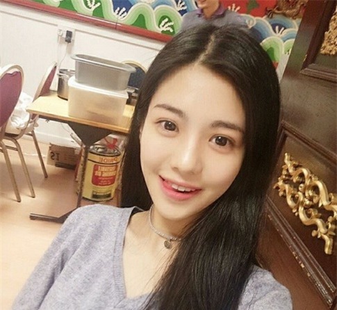 Lavenda sở hữu làn da trắng sáng không tì vết và đôi mắt to tròn biết nói.