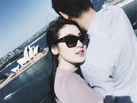 Bạn trai Á hậu Tú Anh 0