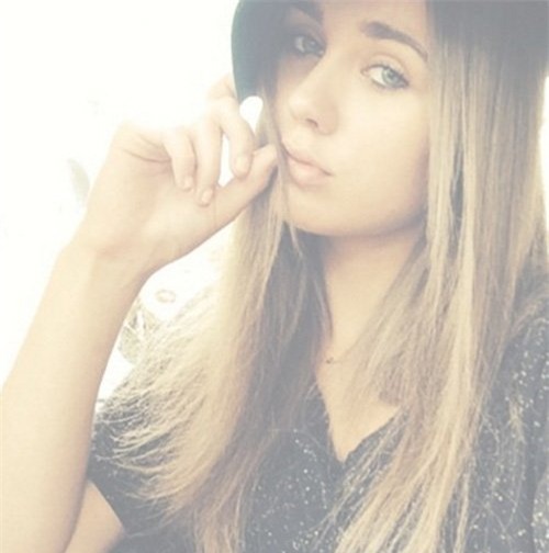 nhan sac “dong long nguoi” cua ai nu nha bergkamp hinh anh 2