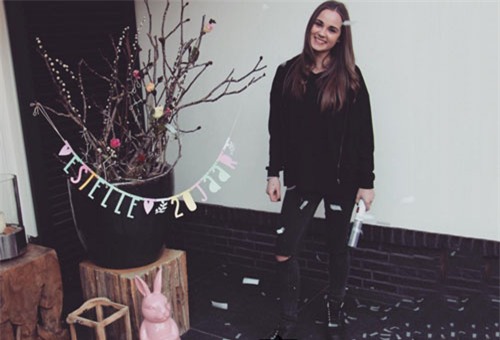 nhan sac “dong long nguoi” cua ai nu nha bergkamp hinh anh 3