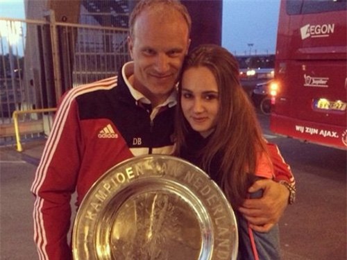 nhan sac “dong long nguoi” cua ai nu nha bergkamp hinh anh 7