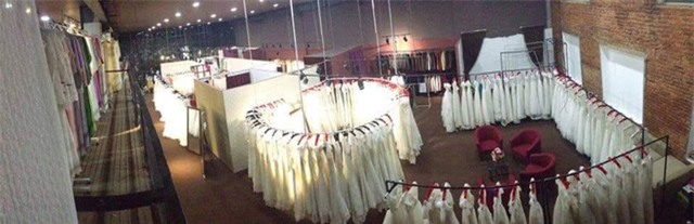 
Xưởng váy, áo cưới 800 m2 của cô gái vừa mới tốt nghiệp ĐH Ngoại thương.
