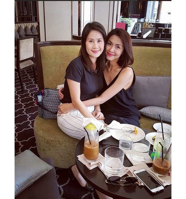 Bức hình chụp cùng người bạn Thân Thúy Hà cũng nhận được nhiều bình luận về việc giảm cân của Tăng Thanh Hà.